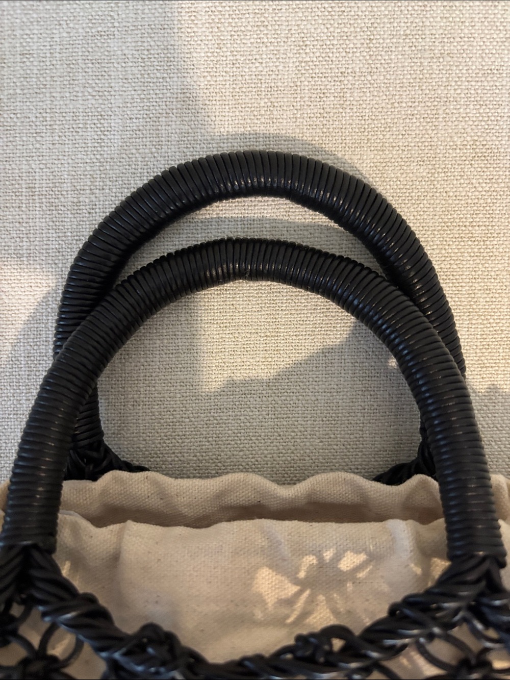Arket Black Leather Woven Net Tote with Cream Pouch - Picture 4 of 10